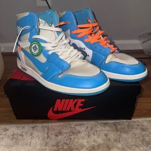 Off-White x Air Jordan 1 Retro High OG ‘UNC’